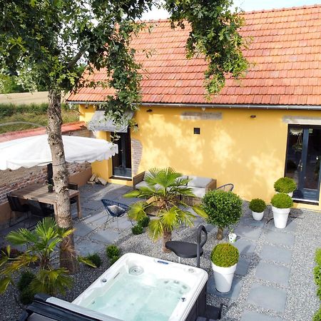 Gites Briffaut Saint-Hilaire-Fontaine Eksteriør billede
